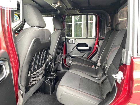 Used 2021 Jeep Gladiator Rubicon w/ Trailer Tow Package AWD/4WD image 10