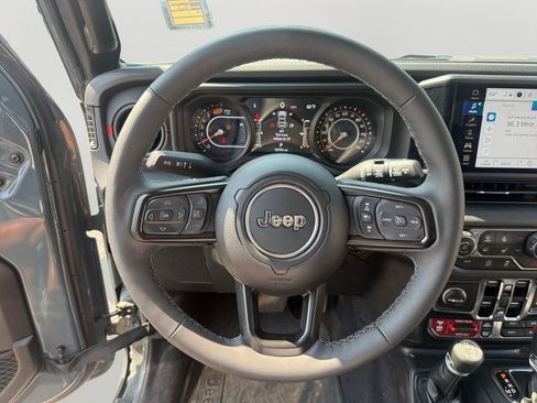 Used 2026 Jeep Wrangler Unlimited Rubicon AWD/4WD image 12