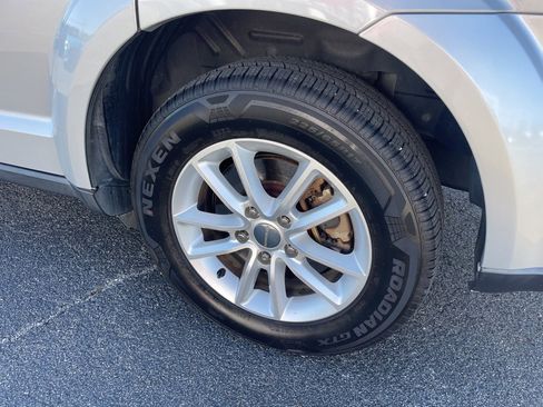 Used 2013 Dodge Journey SXT w/ Flexible Seating Group image 11