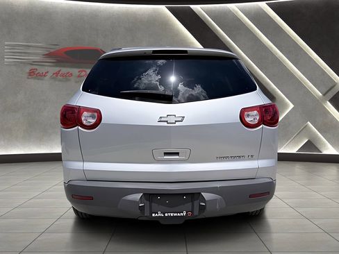 Used 2011 Chevrolet Traverse LS FWD image 6