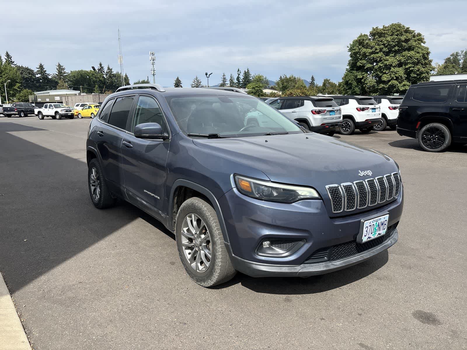 Used 2019 Jeep Cherokee Latitude Plus AWD/4WD image 5
