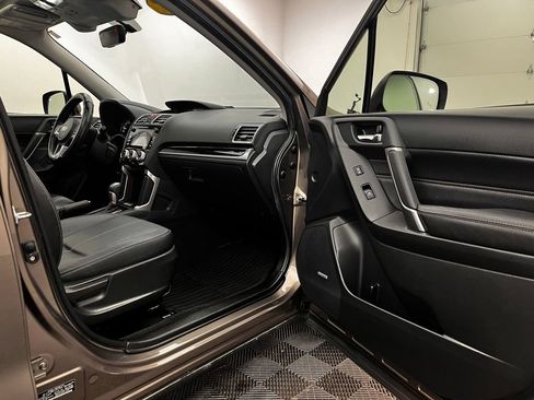 Used 2018 Subaru Forester 2.5i Touring w/ Popular Package #3B AWD/4WD image 28