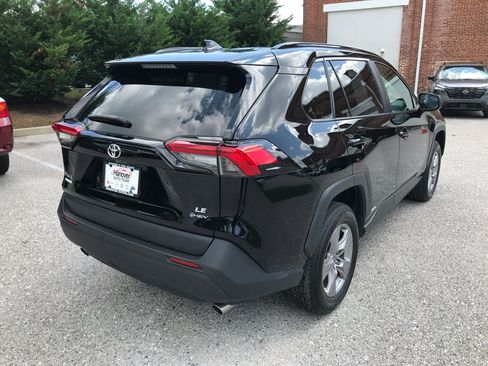 Certified 2025 Toyota RAV4 LE AWD/4WD image 7