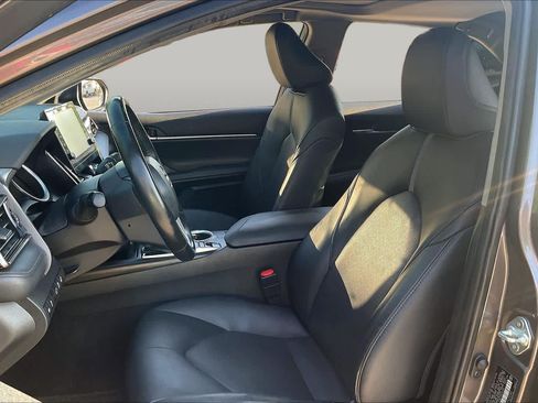 Used 2023 Toyota Camry XLE w/ Navigation Package FWD image 8