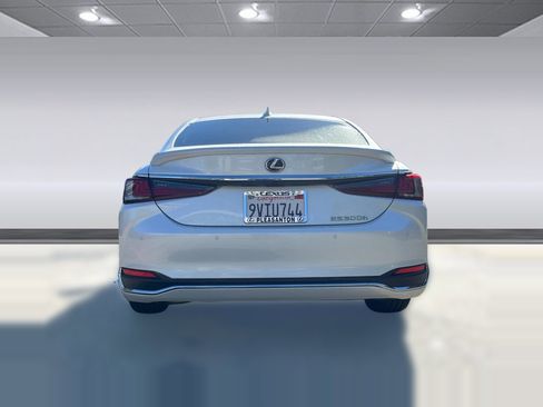 Used 2025 Lexus ES 300h w/ Premium Package FWD image 5