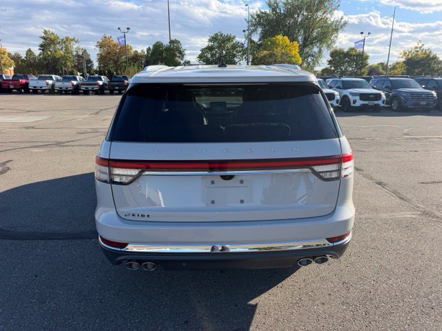 Used 2023 Lincoln Aviator Reserve w/ Equipment Group 201A AWD/4WD image 9