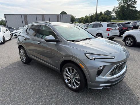 Used 2024 Buick Encore GX Avenir w/ Avenir Convenience Package AWD/4WD image 11