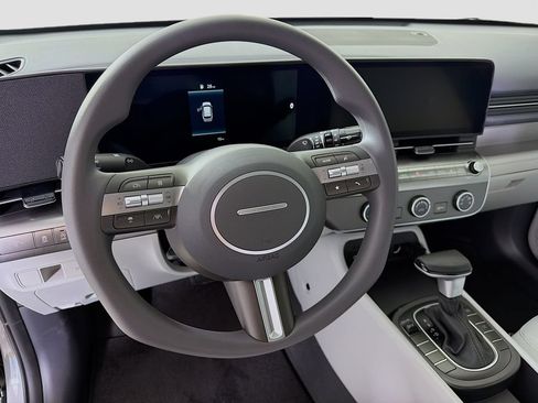 Used 2026 Hyundai Kona SE FWD image 14