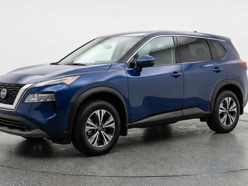 Used 2025 Nissan Rogue SV AWD/4WD image 3