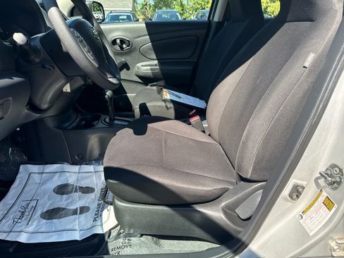 Used 2015 Nissan Versa S Plus FWD image 11
