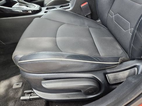 Used 2023 Kia Forte GT-Line w/ GT-Line Technology Package FWD image 17