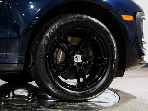 Used 2023 Porsche Macan AWD/4WD image 69
