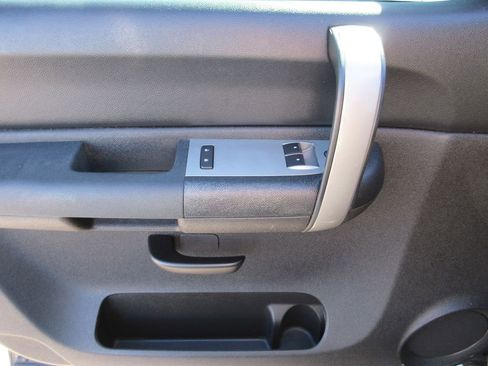 Used 2008 Chevrolet Silverado 1500 LT w/ Suspension Package, Off-Road image 17