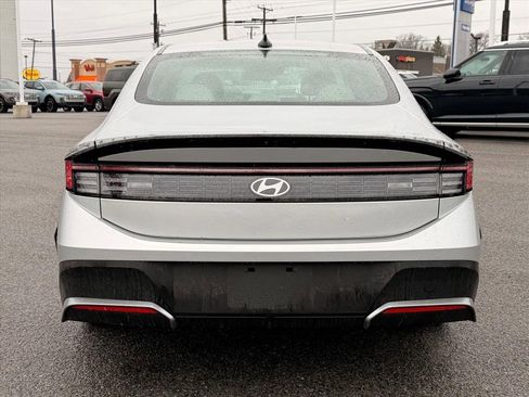 Used 2025 Hyundai Sonata SE image 11