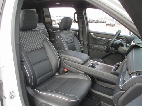 Certified 2024 GMC Acadia Denali w/ Super Cruise Package image 21