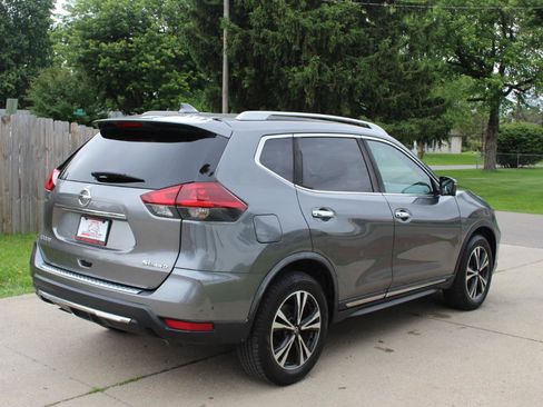 Used 2018 Nissan Rogue SL w/ Premium Package AWD/4WD image 9
