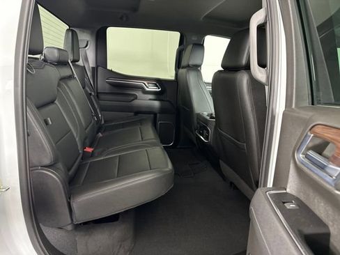 Used 2023 GMC Sierra 1500 SLT w/ SLT Convenience Package image 27