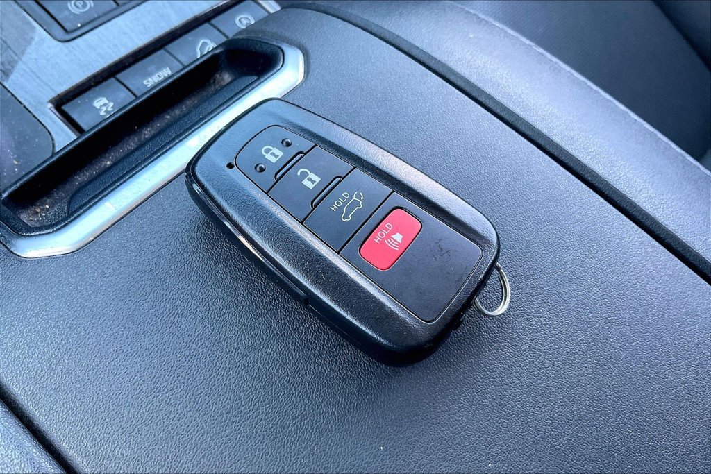 Used 2022 Toyota Highlander Platinum AWD/4WD image 35