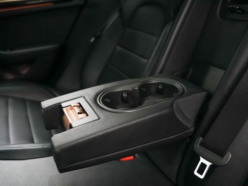 Certified 2025 Porsche Panamera 4 image 17