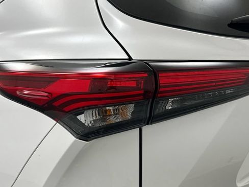 Used 2023 Toyota Highlander Platinum AWD/4WD image 20