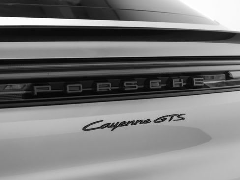 Certified 2025 Porsche Cayenne GTS AWD/4WD image 22