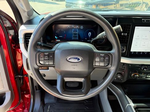 Used 2023 Ford F350 XLT w/ XLT Premium Package AWD/4WD image 15