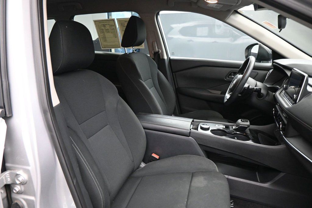 Used 2024 Nissan Rogue S AWD/4WD image 18