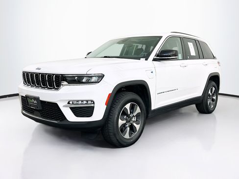 Used 2023 Jeep Grand Cherokee 4WD 4xe image 3