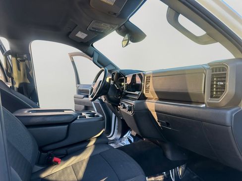 Used 2024 Chevrolet Silverado 2500 LT image 11