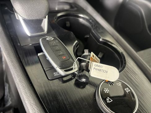 Used 2023 Nissan Rogue SV AWD/4WD image 19