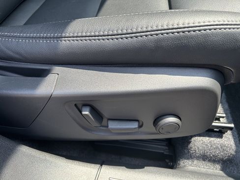 Certified 2025 Volvo XC40 B5 Plus image 20