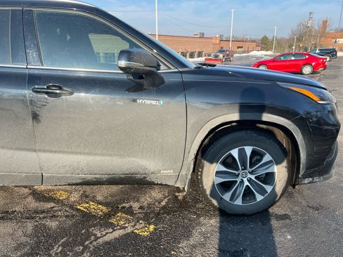 Used 2021 Toyota Highlander XLE image 16