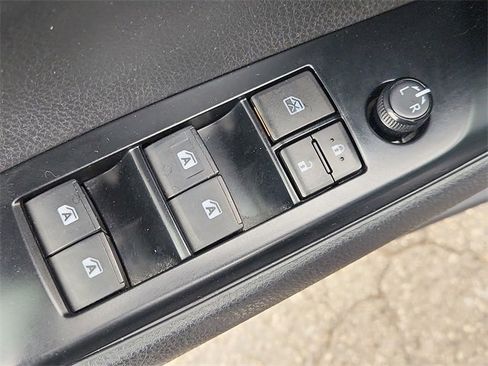 Used 2019 Toyota Camry SE w/ Convenience Package image 21