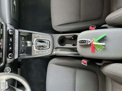 Used 2023 Hyundai Kona SEL w/ Convenience Package image 11