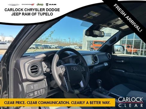 Used 2022 Toyota Tacoma TRD Off-Road image 12