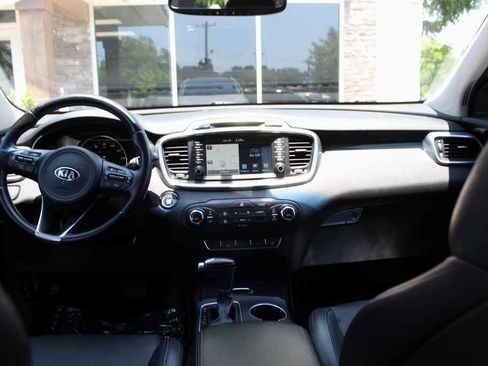 Used 2016 Kia Sorento SX FWD image 32