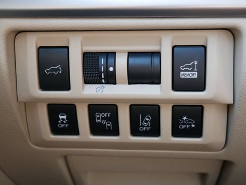 Used 2018 Subaru Outback 2.5i Limited AWD/4WD image 17