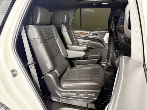 Used 2022 Cadillac Escalade Sport Platinum w/ Heavy-Duty Trailer Package AWD/4WD image 58