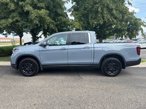 Used 2025 Honda Ridgeline RTL+ image 2
