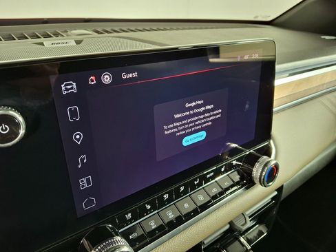 Used 2024 GMC Canyon Denali image 23