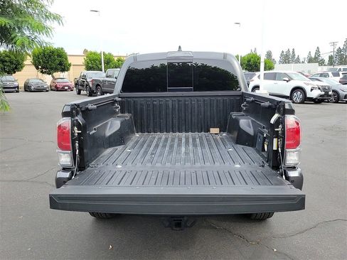Used 2020 Toyota Tacoma TRD Sport image 26