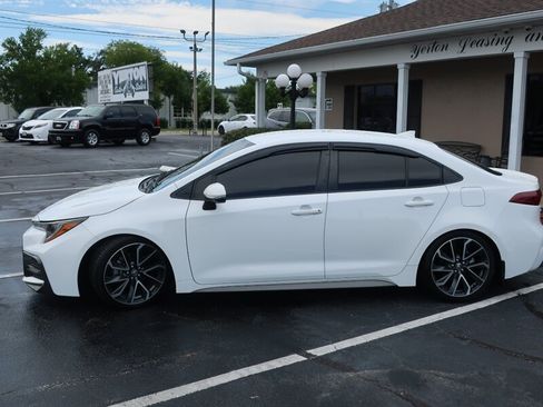 Used 2022 Toyota Corolla SE FWD image 11
