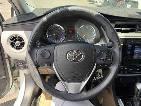 Used 2017 Toyota Corolla LE FWD image 11