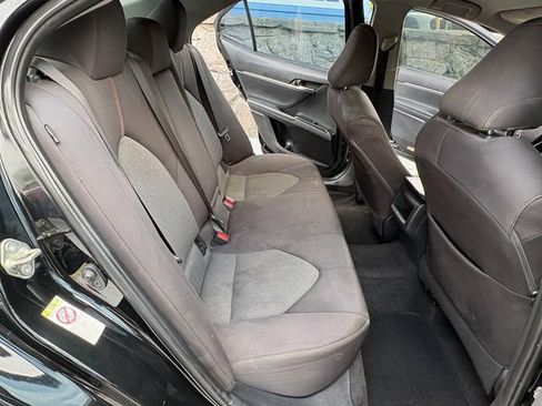 Used 2018 Toyota Camry LE image 15