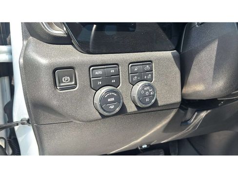 Used 2022 Chevrolet Silverado 1500 LT Trail Boss w/ LT Trail Boss Premium Package AWD/4WD image 21