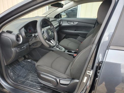 Used 2021 Kia Forte LXS FWD image 3