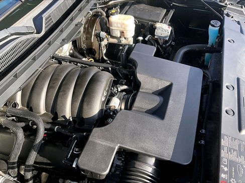 Used 2017 Chevrolet Silverado 1500 High Country image 34