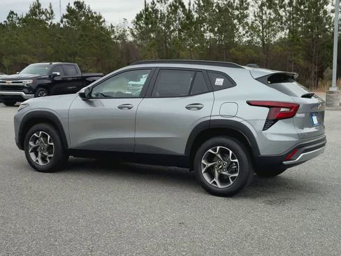 New 2026 Chevrolet Trax LT w/ Driver Confidence Package image 6