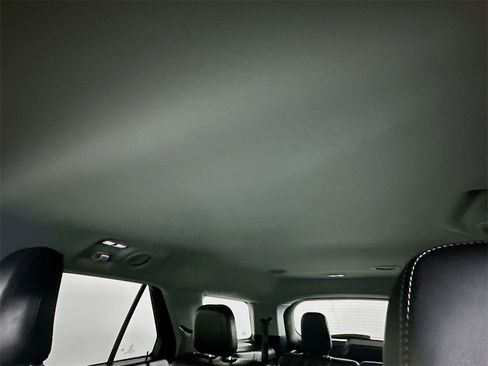 Used 2021 Ford Explorer XLT w/ Equipment Group 202A image 21