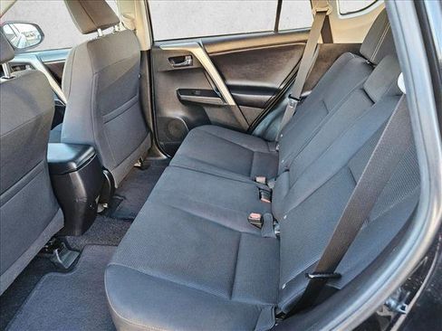 Used 2018 Toyota RAV4 XLE image 21